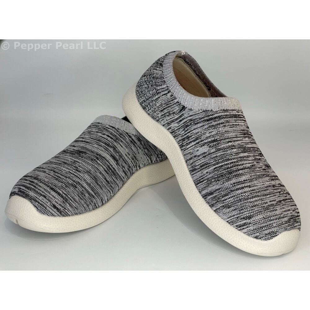 Women’s Comfort Shoe Slip-On Water and Slip Resistant Size 11 Light Grey
